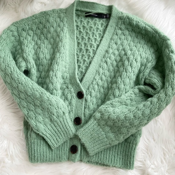 Vero Moda Sweaters - 🛑🛑🛑VERO MODA cardigan